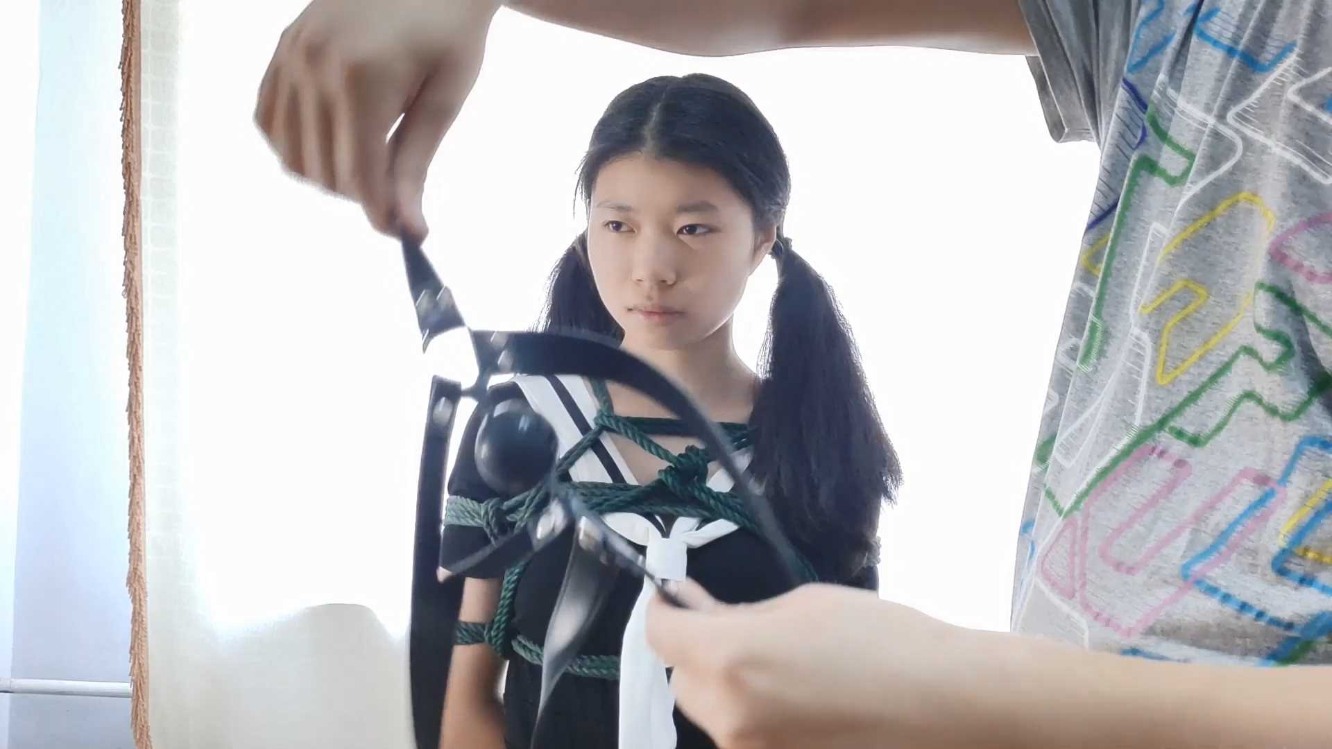WNYC058 水手服蛇缚马具口球堵嘴.mp4_snapshot_16.16_[2025.02.22_18.40.02].jpg