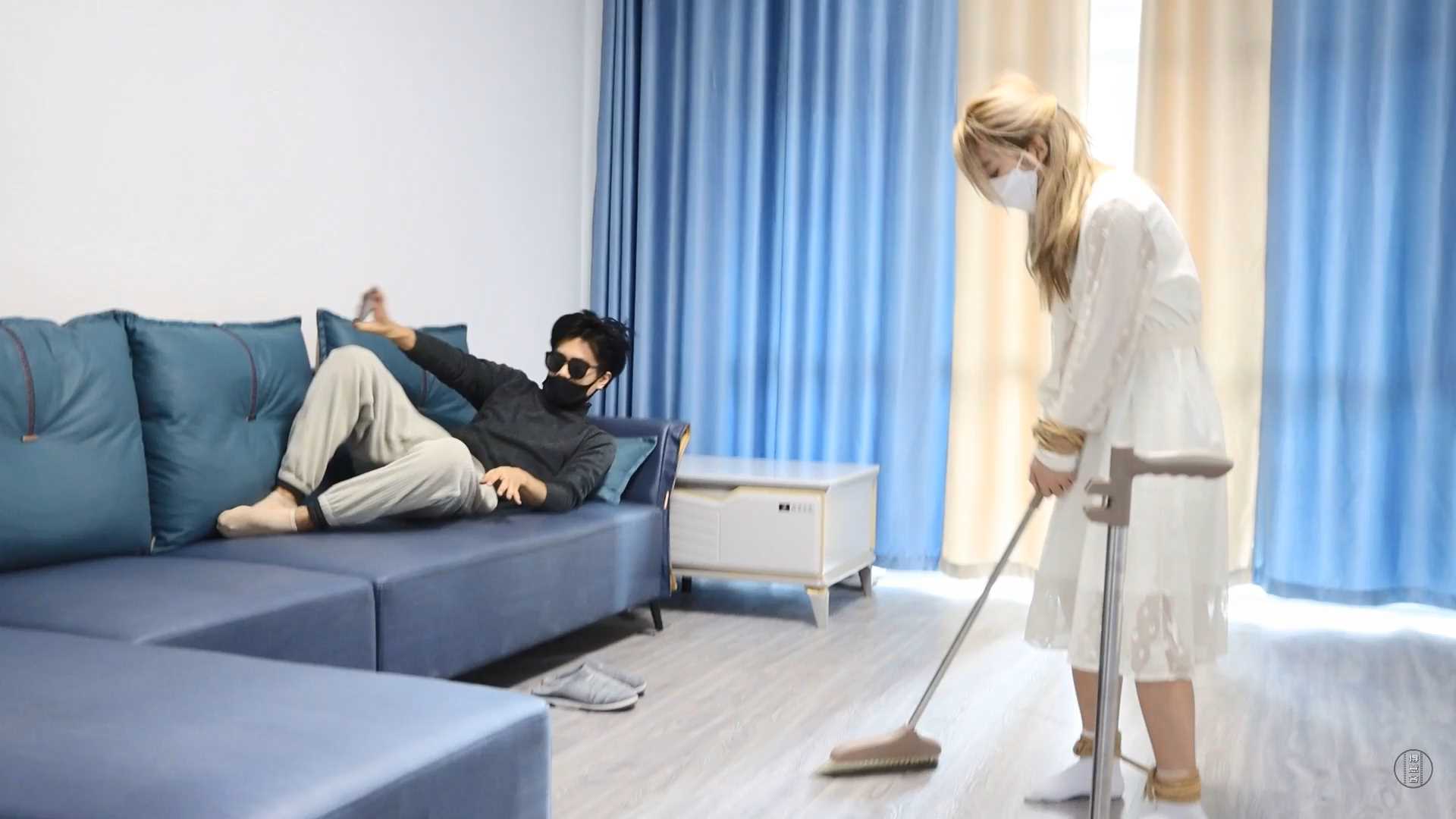 DYK055 傲慢女友驯服计划 下.mp4_snapshot_29.01_[2025.02.17_10.39.31].jpg