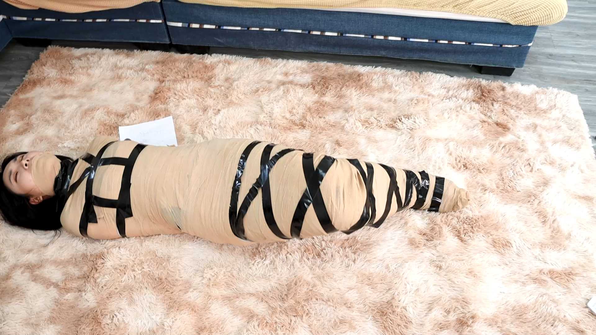 DYK073 性感真人抱枕02.mp4_snapshot_05.16_[2025.02.17_10.42.53].jpg