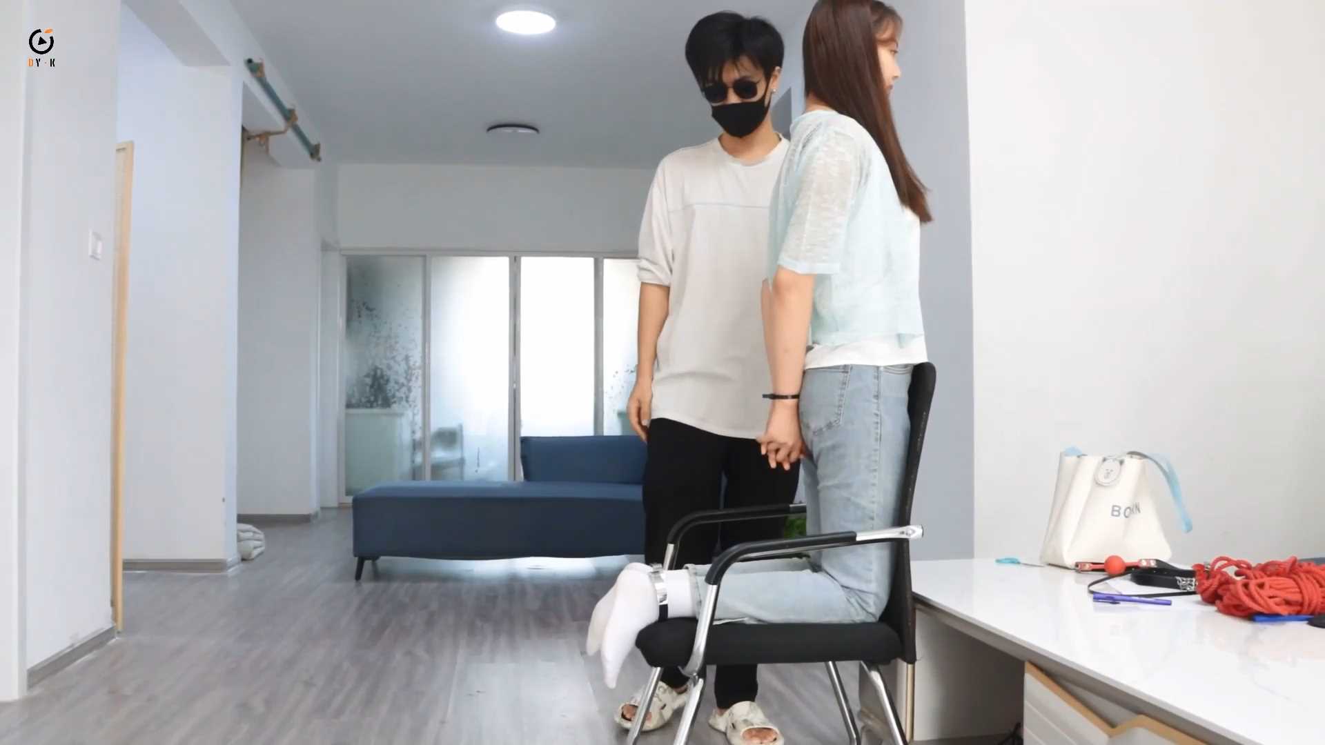 DYK084 古怪的家庭教师.mp4_snapshot_08.03_[2025.02.17_10.44.54].jpg
