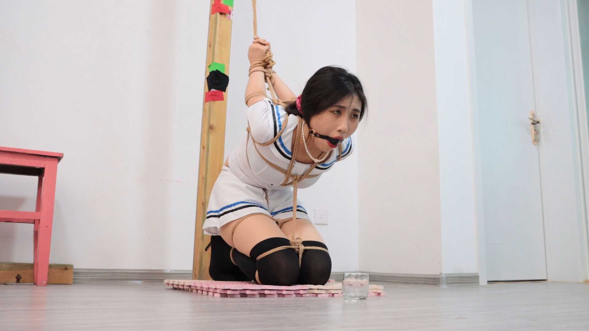 DYK124 惩罚女秘书03 恩可主演.mp4_snapshot_00.05.40_[2025.02.17_11.09.24].jpg