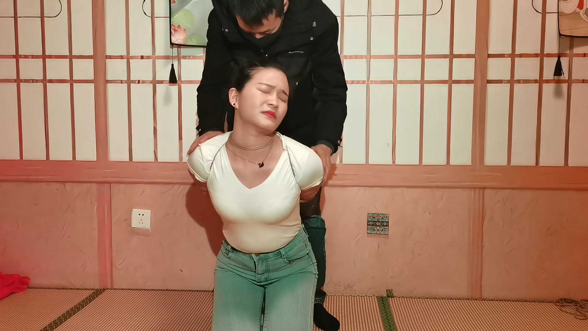 YS112 爱绳挑战极限五花紧绑放置.mp4_snapshot_18.13_[2025.02.14_11.11.31].jpg