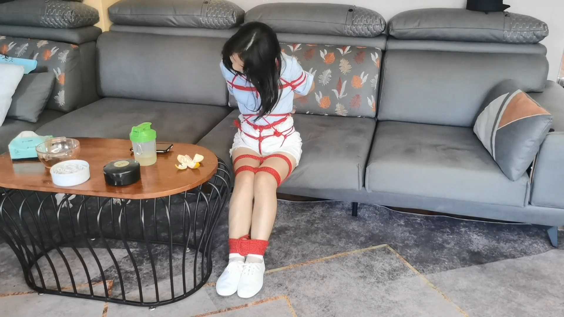 YS118 小白鞋女孩捆绑还要唱歌.mp4_snapshot_23.29_[2025.02.14_11.12.54].jpg