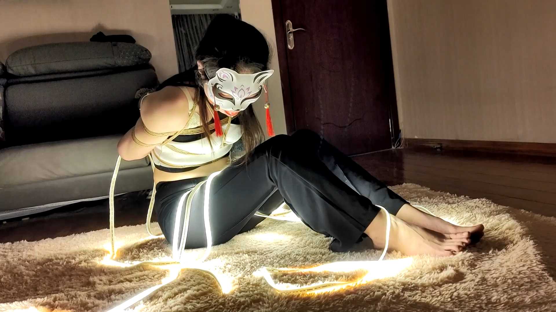 YS123 韩露捆绑戴口球聊天访谈.mp4_snapshot_23.00_[2025.02.14_11.13.41].jpg