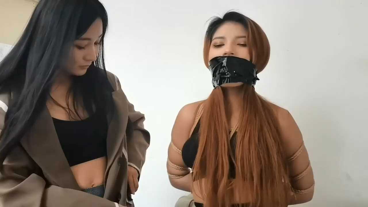 YS124 定制自作自受 上集 笑笑VS洋样 两大美女领衔.mp4_snapshot_02.40_[2025.02.14_1.jpg