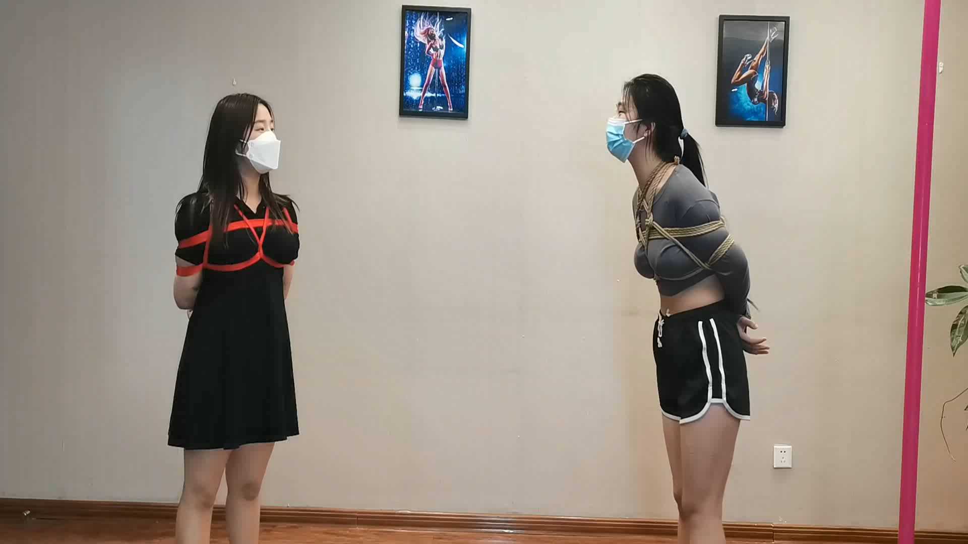 YS133 宋思琪和仙仙两个女孩捆绑玩游戏不亦乐乎.mp4_snapshot_17.28_[2025.02.14_11.17.00].jpg