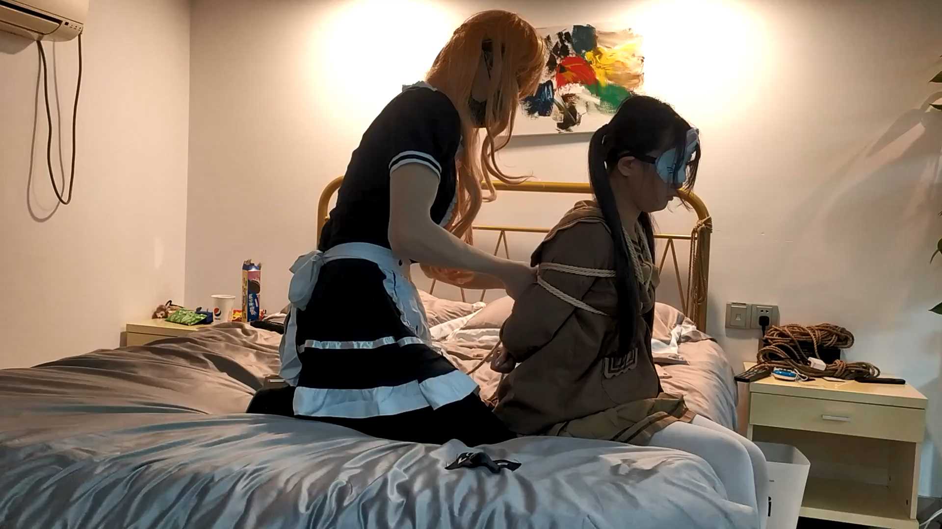 LYB061 冷少的JK服驷马 M开腿ZD棒，打屁股，打耳光，踩脸调教.mp4_snapshot_01.56_[20.jpg