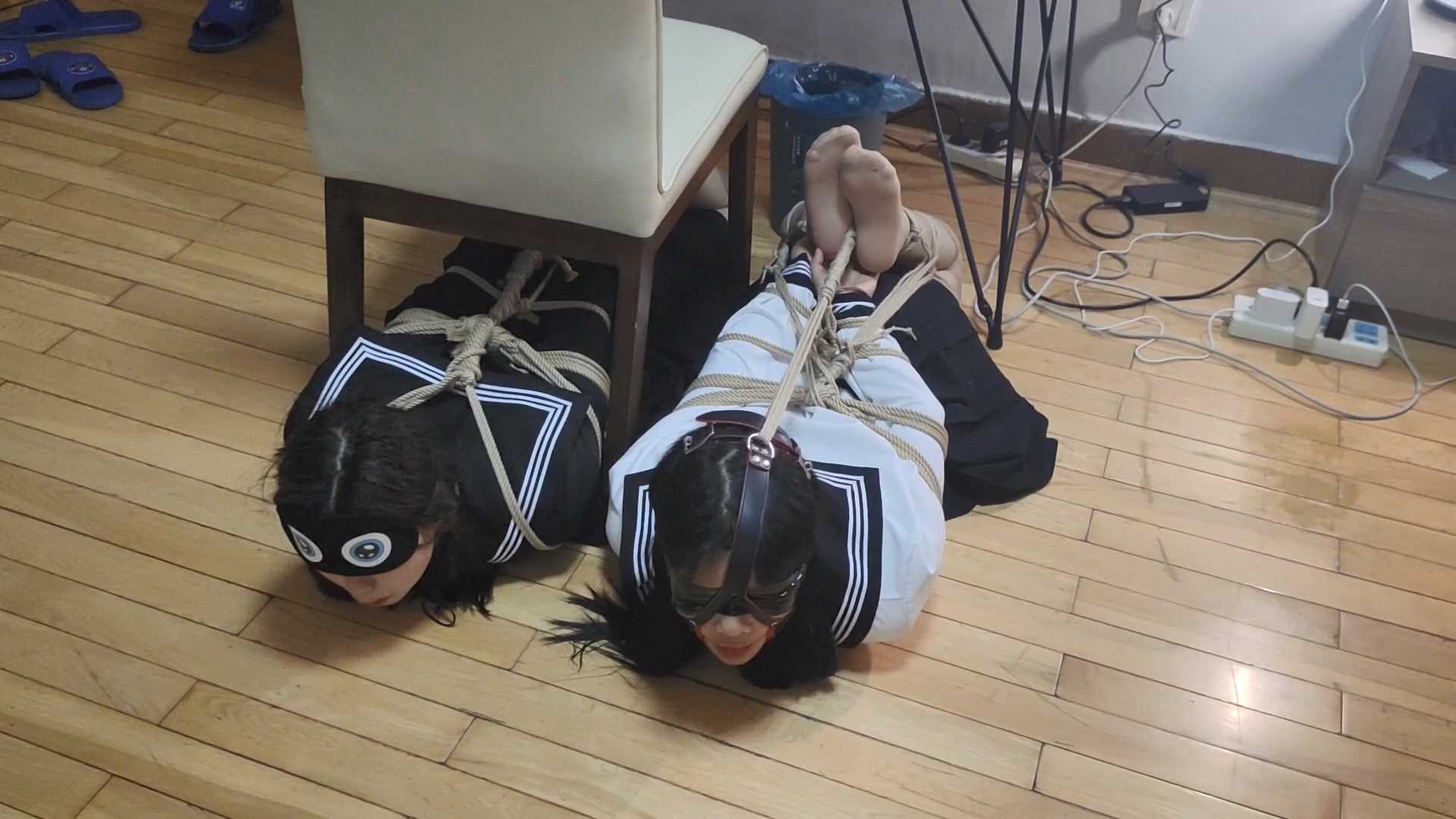 WNYC076 双妹君君和小晴的超紧欧式驷马.mp4_snapshot_16.32_[2025.02.22_18.43.15].jpg