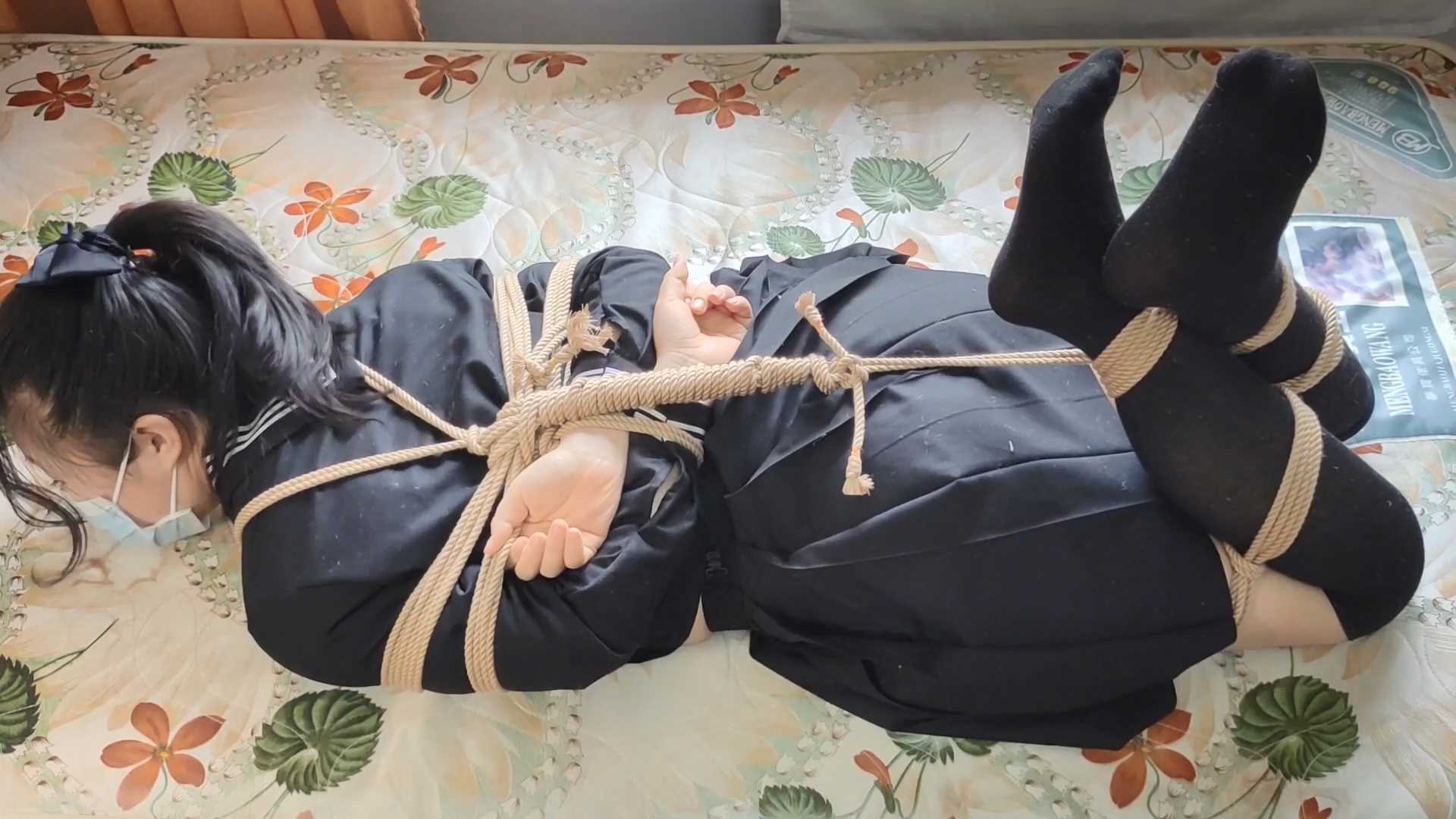 WNYC090 小白妹子真真的窗台放置展览.mp4_snapshot_14.23_[2025.02.22_18.45.34].jpg