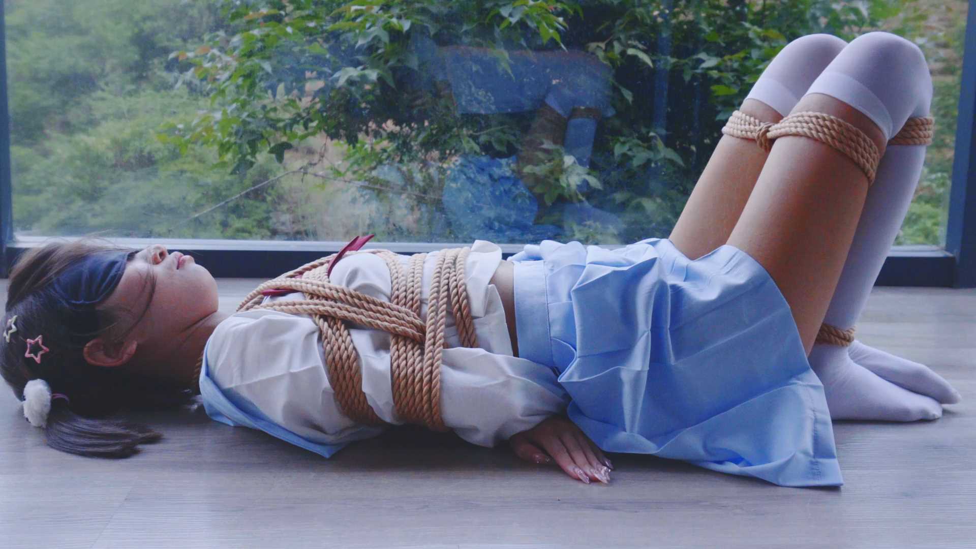 LYB087 清幽山水居露台捆绑放置小姐姐.mp4_snapshot_20.19_[2025.02.20_19.47.37].jpg