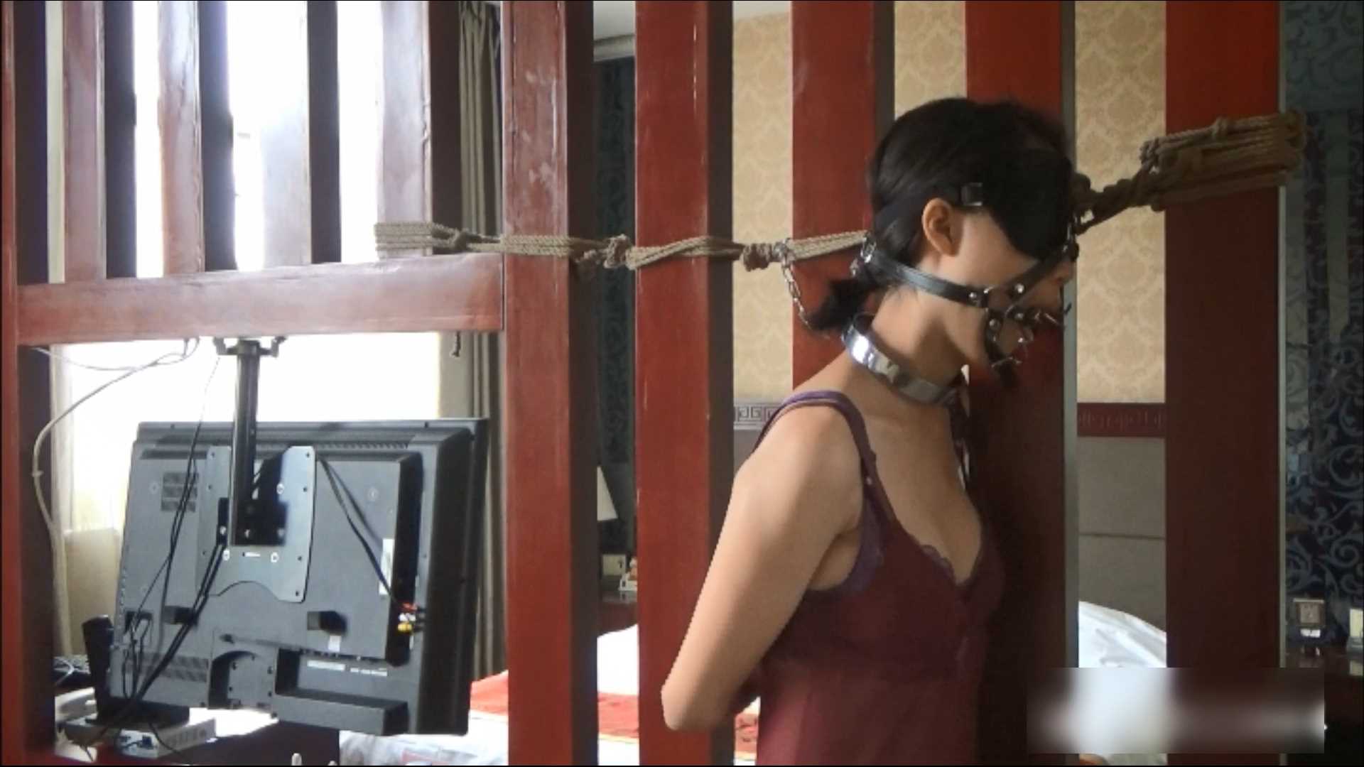 SXYC402 小M蝴蝶型口塞强制镣铐 后手吊.mp4_snapshot_19.37_[2025.02.27_18.42.14].jpg