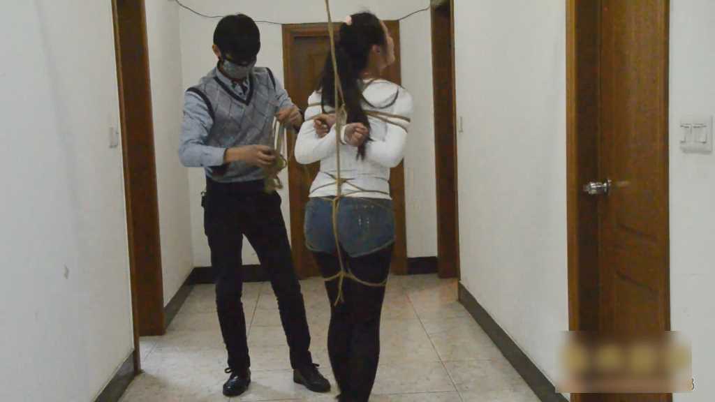 SXYC409 爱剪辑 实习舞蹈老师单腿吊.mp4_snapshot_16.40_[2025.02.27_18.44.26].jpg