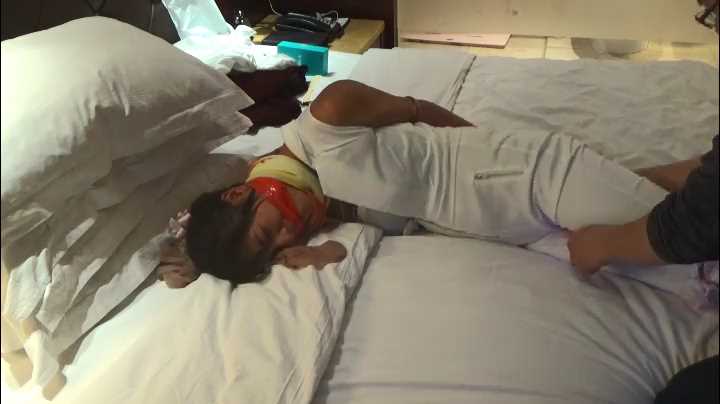 SXYC437 七彩的丝巾 蒙 堵 包 捆.mp4_snapshot_00.32.37_[2025.02.27_18.49.44].jpg