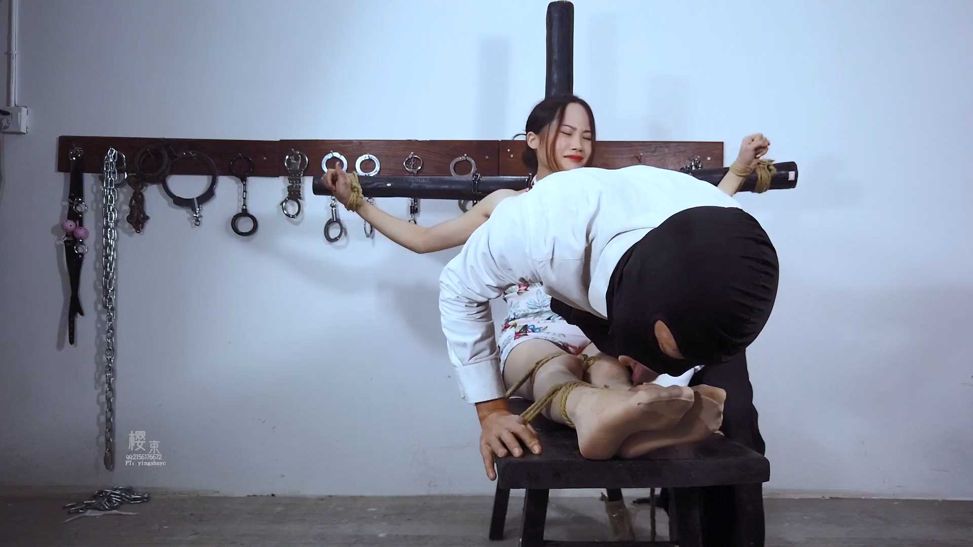 YS005 变态劫匪之疯狂舔足.mp4_snapshot_17.45_[2025.02.26_09.00.11].jpg