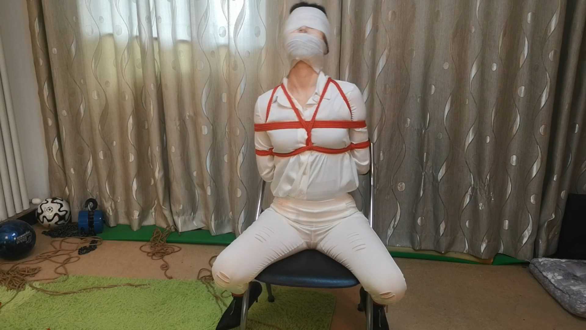 SXYC617 鹿野 椅子上 毛巾 胶布 静电胶带 纱布 堵嘴挣扎.mp4_snapshot_07.54_[2025.02.jpg