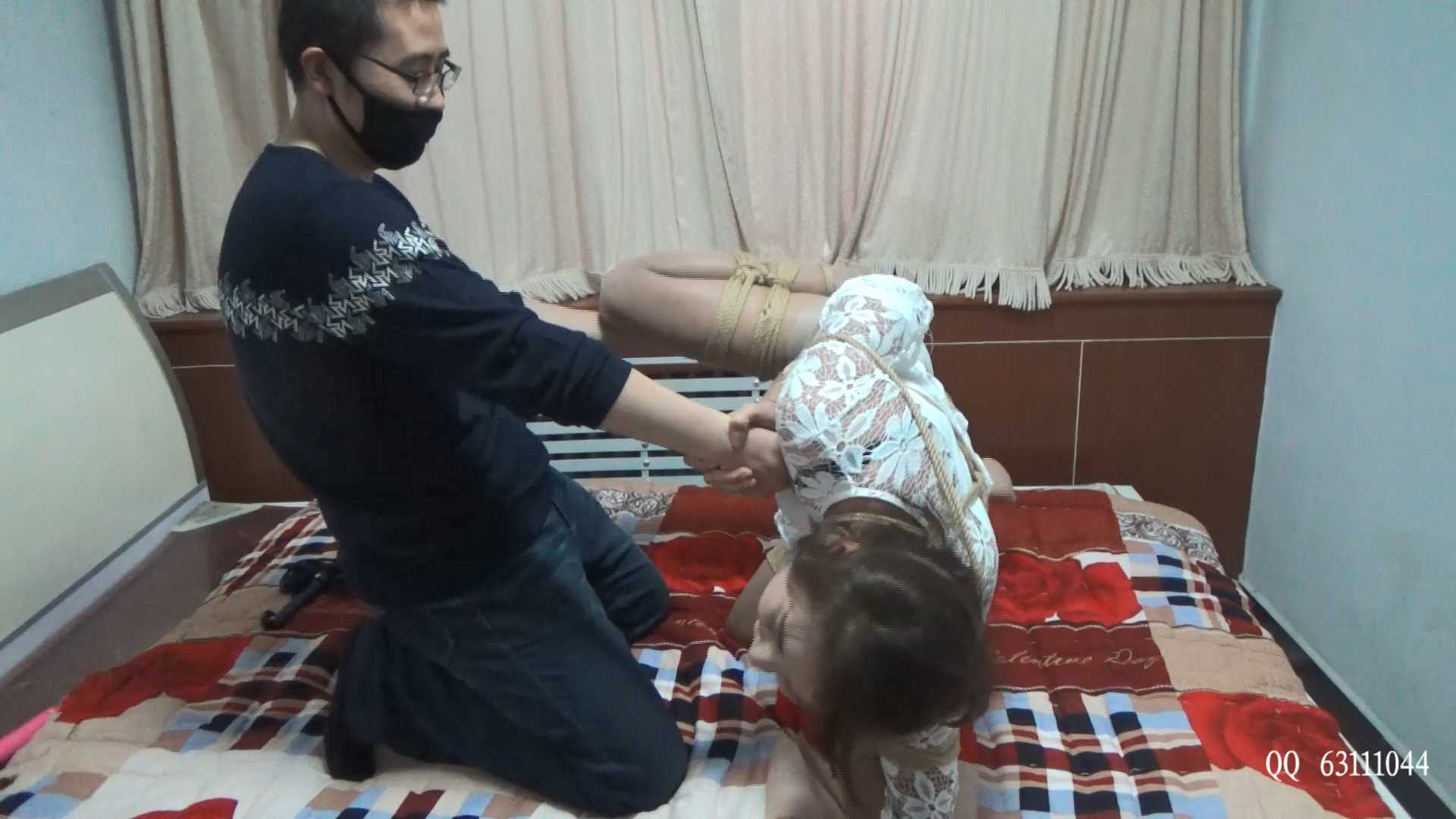 SXYC854 人形犬床上调教.mp4_snapshot_30.08_[2025.02.28_15.25.45].jpg