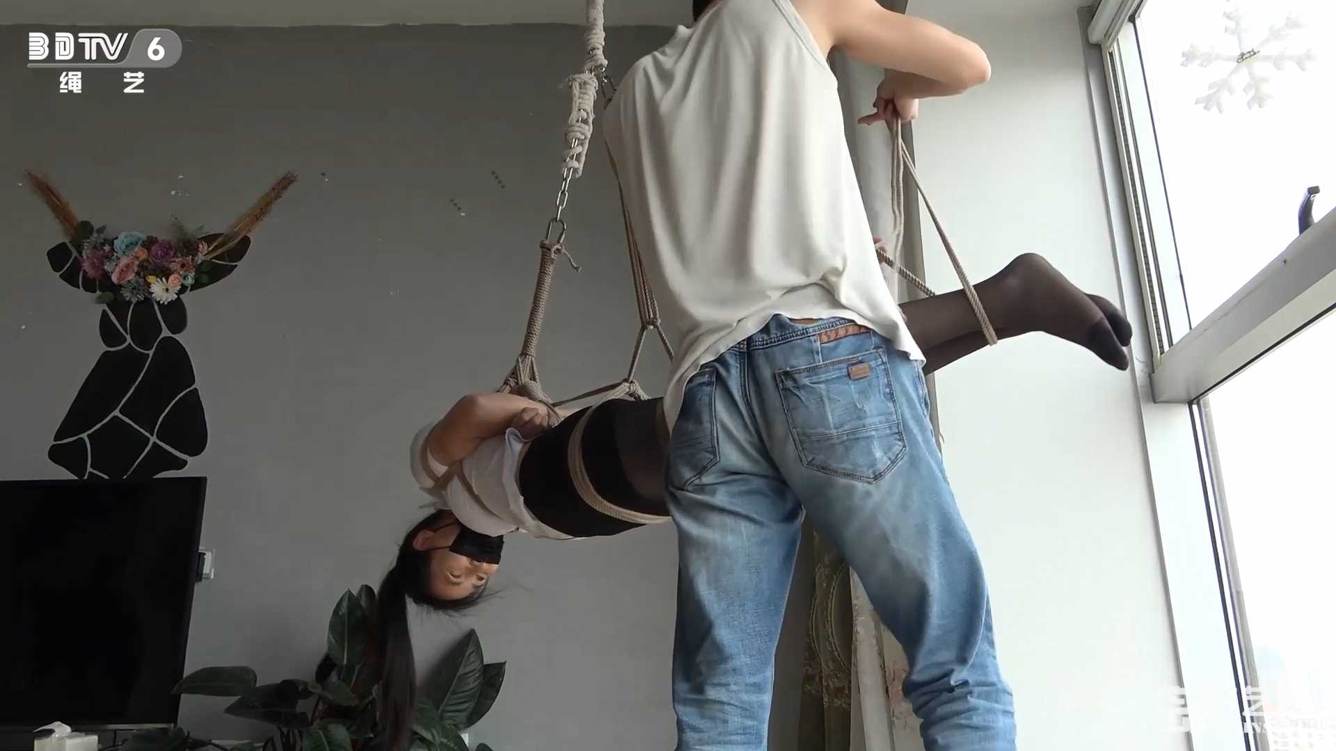 BDSY100.mp4_snapshot_05.21_[2025.03.01_13.36.47].jpg