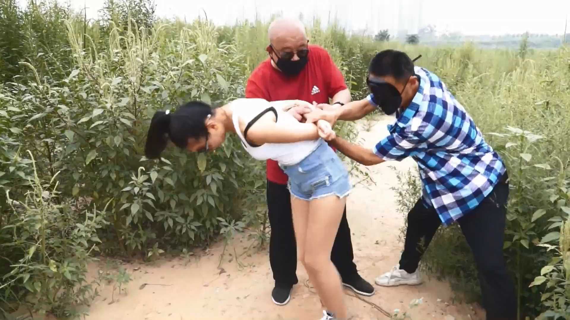 XYYC038.mp4_snapshot_22.09_[2025.02.24_11.10.44].jpg