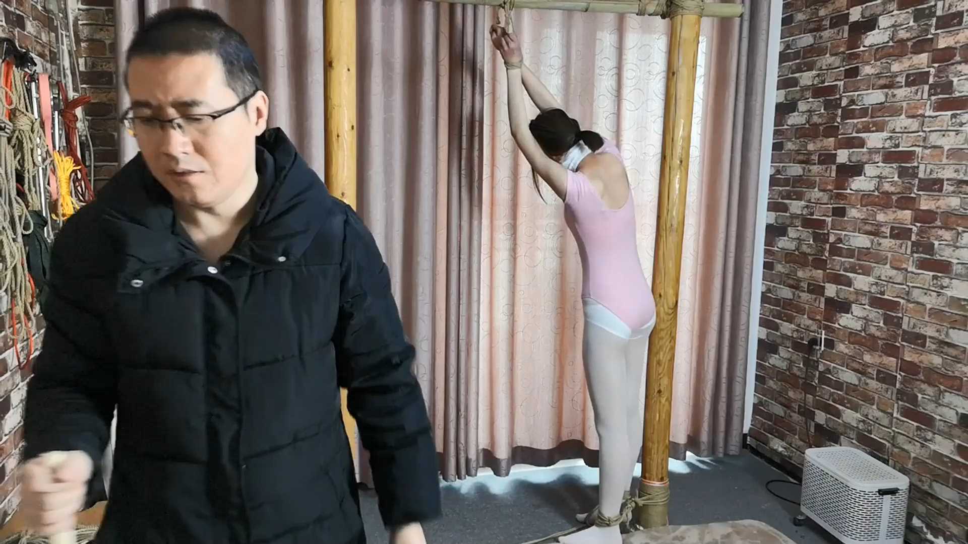 SXYC697 杨蕊体操服调教.mp4_snapshot_20.20_[2025.02.27_20.02.50].jpg