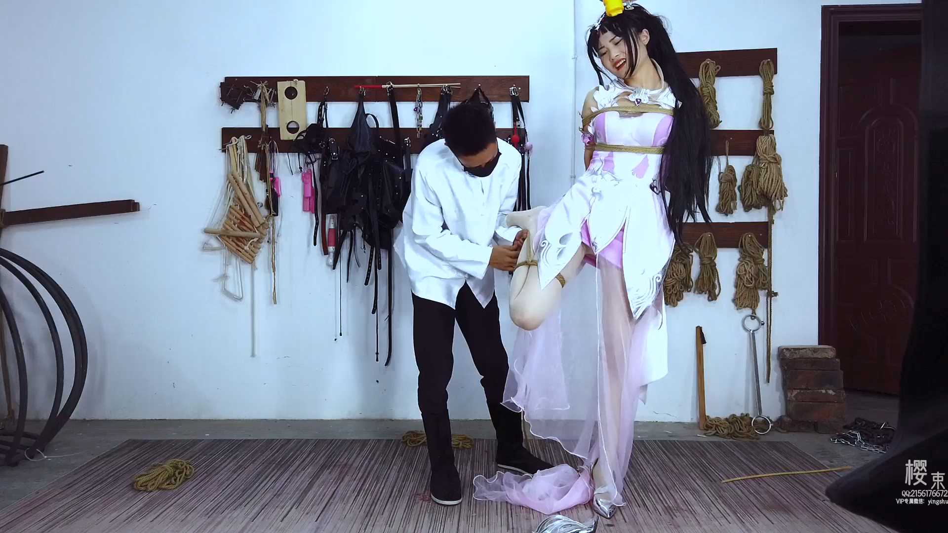 YS020 斗罗大陆小舞单脚吊缚篇.mp4_snapshot_05.11_[2025.02.26_09.02.34].jpg