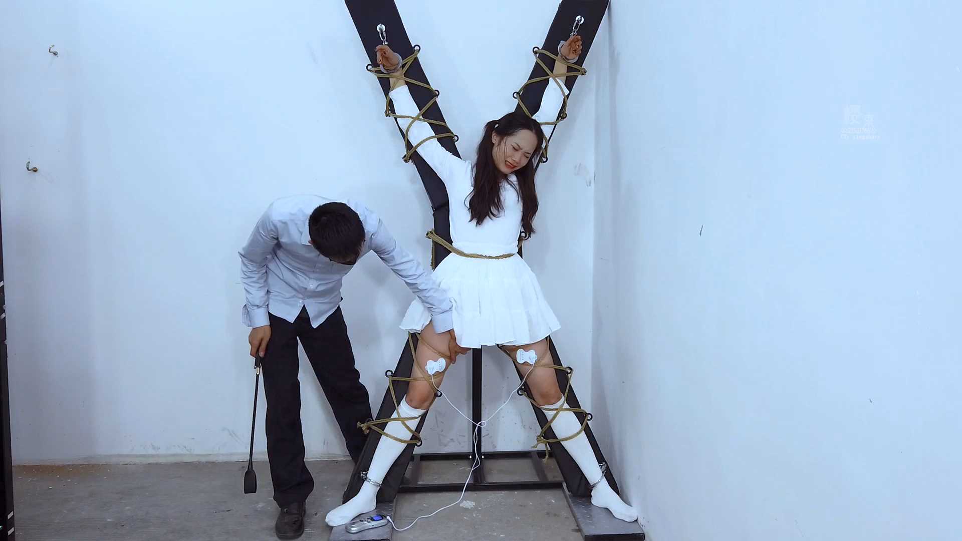 YS027 高材生的压力之禁止早恋.mp4_snapshot_33.16_[2025.02.26_09.03.38].jpg