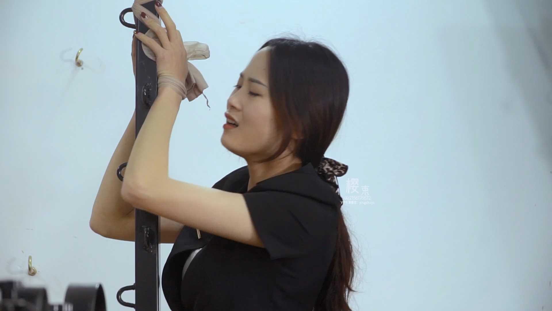 YS053 女秘书的惩罚.mp4_snapshot_00.45.27_[2025.02.26_09.08.43].jpg