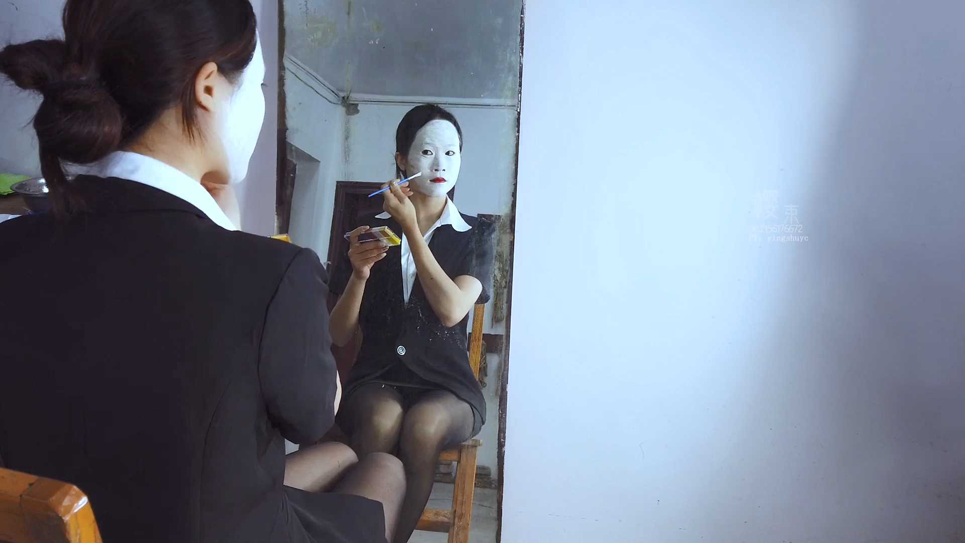 YS096 小丑的表演 上集.mp4_snapshot_00.05.29_[2025.02.26_09.15.25].jpg