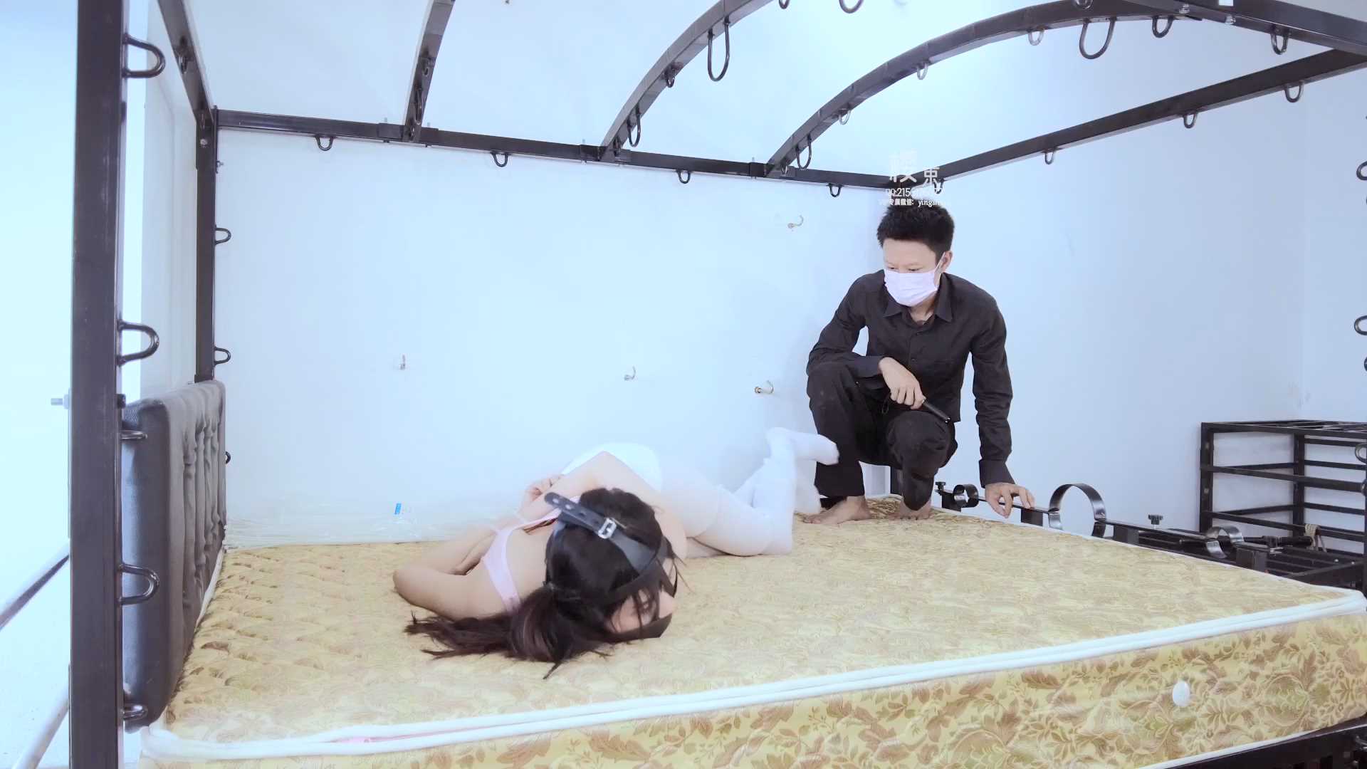 YS084 汐洛扎带捆绑蛇形爬走.mp4_snapshot_12.25_[2025.02.26_09.13.33].jpg