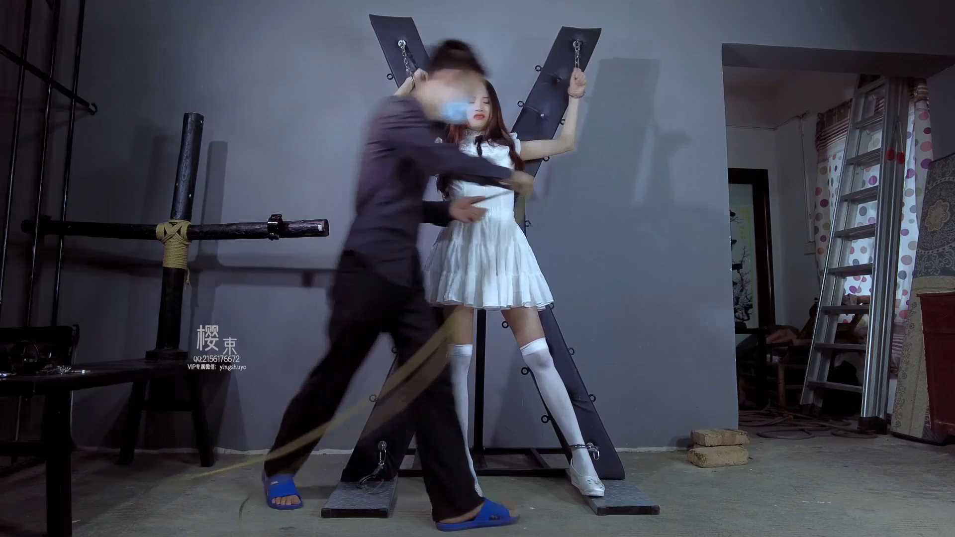 YS117 看哥哥如何对待不听话的妹妹.mp4_snapshot_03.53_[2025.02.26_09.18.42].jpg