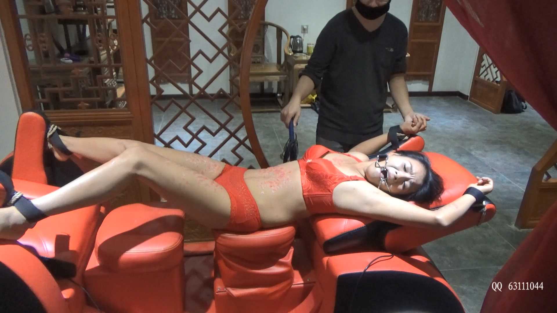 SXYC447 穿越清明豪华主题情趣房02 绳奴地蜡调校.MP4_snapshot_00.35.39_[2025.02.27_.jpg