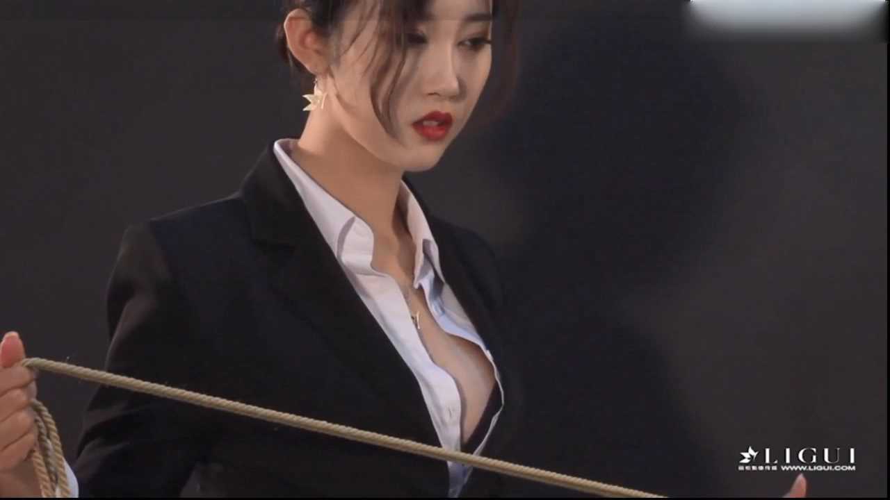 LGMS117 双生花の白领欺凌 莜莜vs王欣竹.mp4_snapshot_03.28_[2025.02.21_21.18.59].jpg