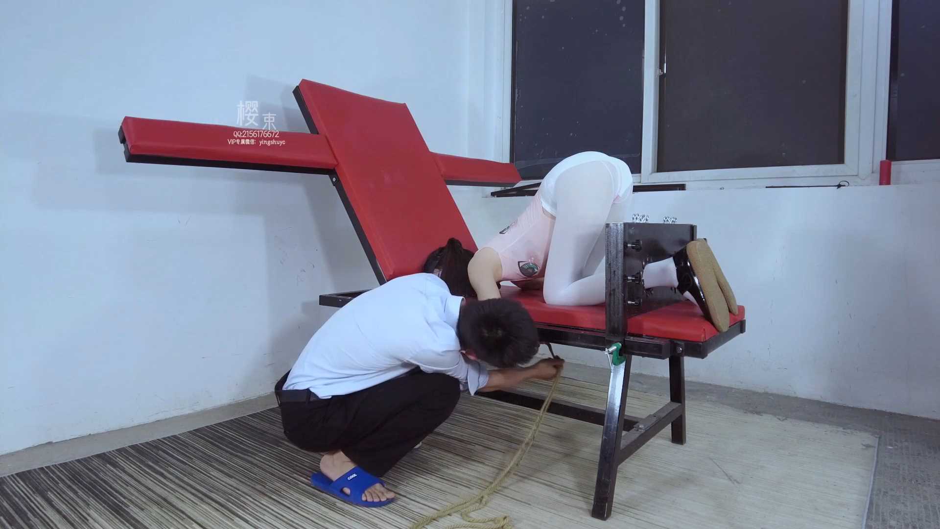 YS132 对圈养奴汐洛不听话的惩戒.mp4_snapshot_03.20_[2025.02.26_09.21.14].jpg