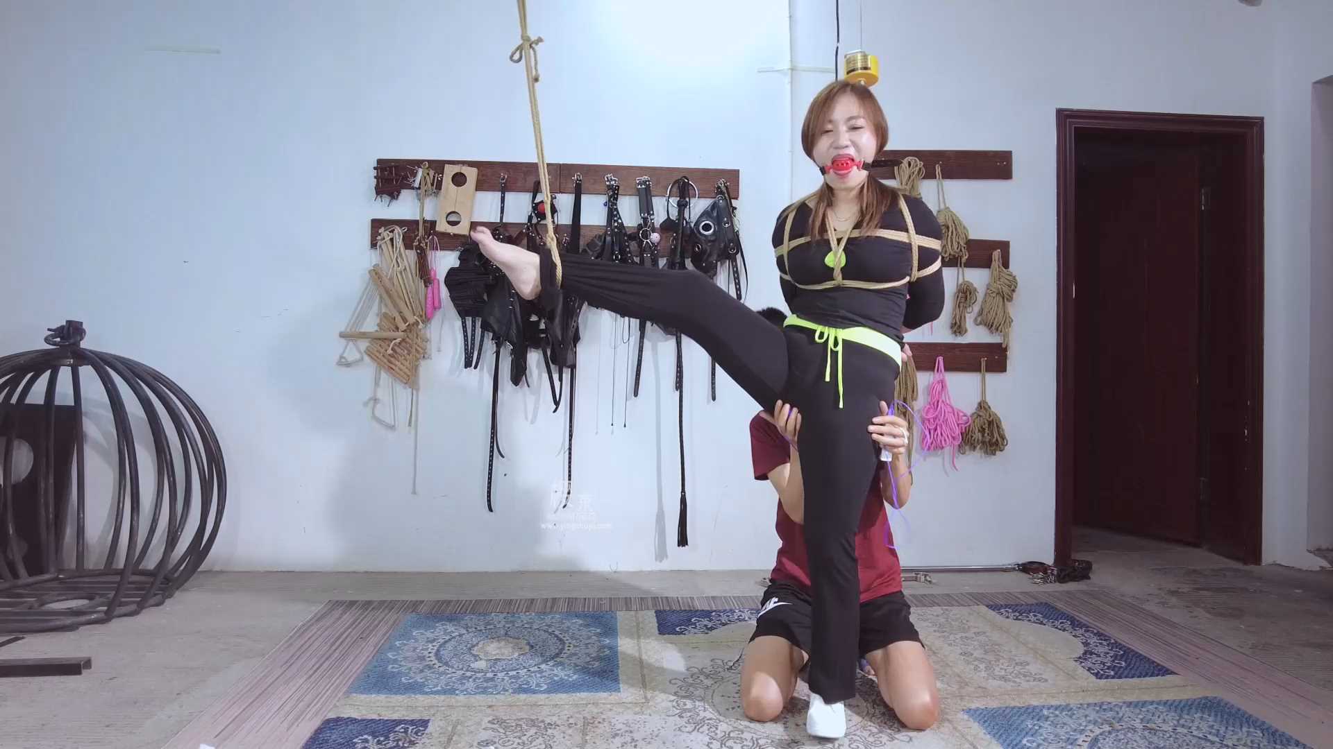 YS136 新模妮妮很怕痒.mp4_snapshot_25.51_[2025.02.26_09.21.57].jpg