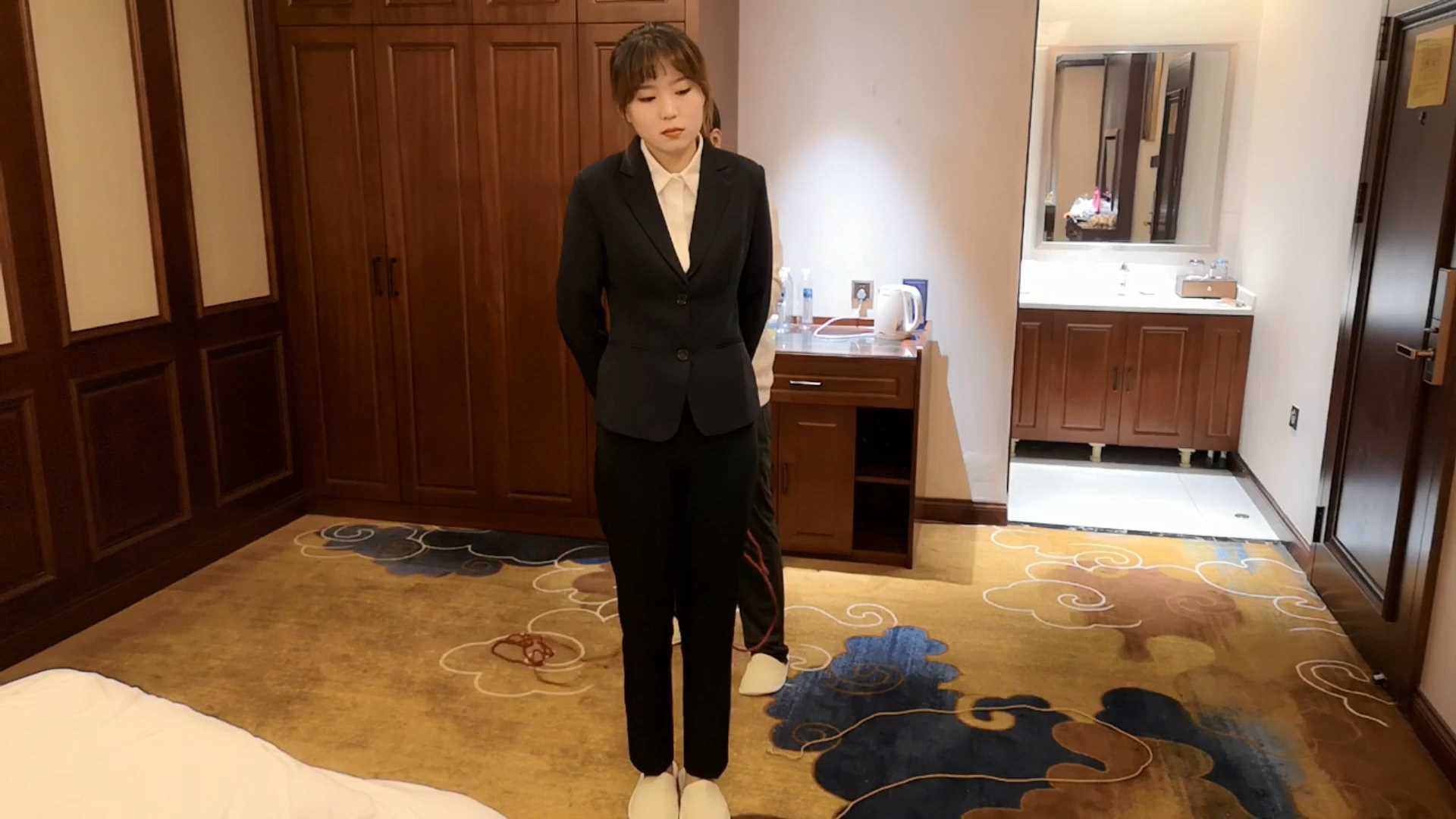 SXYC338 雨仟 西装OL捆绑.mp4_snapshot_05.50_[2025.03.01_19.02.15].jpg