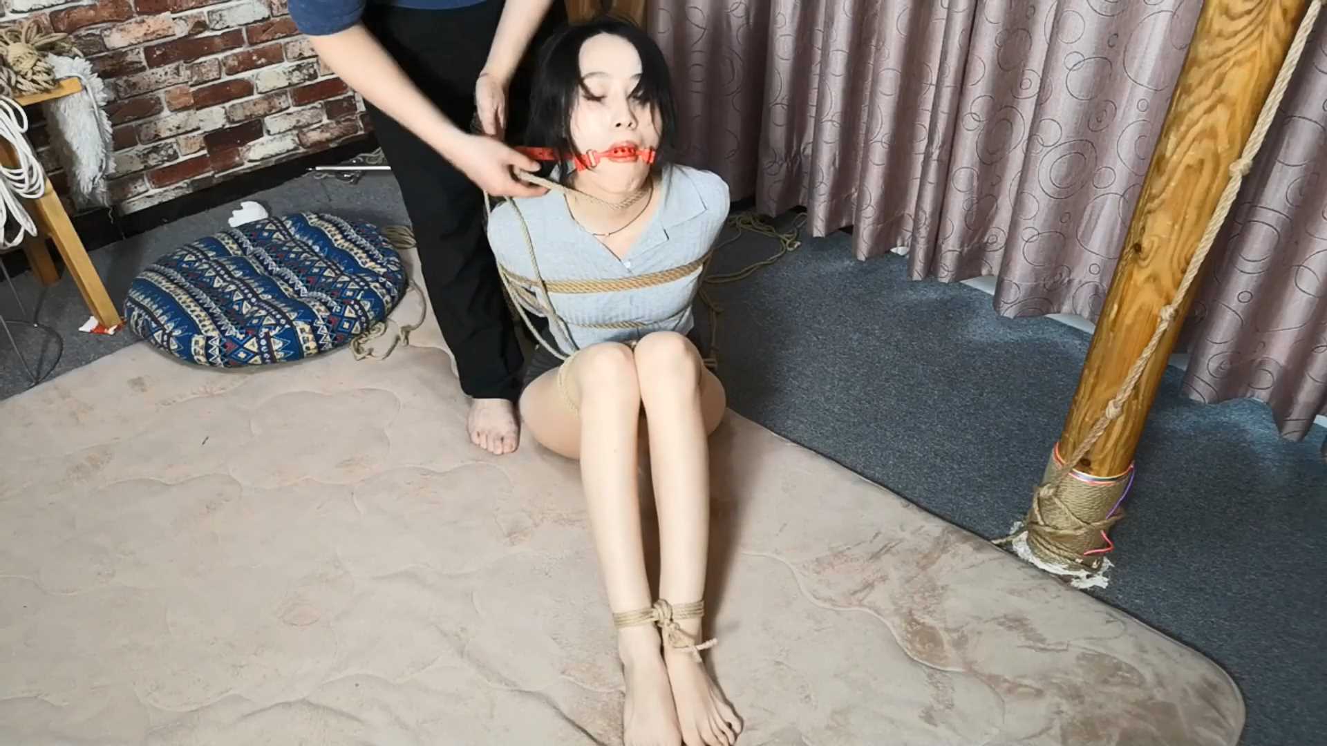 SXYC366 舞蹈生陈雅熙 驷马 口球 挠痒.mp4_snapshot_44.00_[2025.03.01_19.12.26].jpg