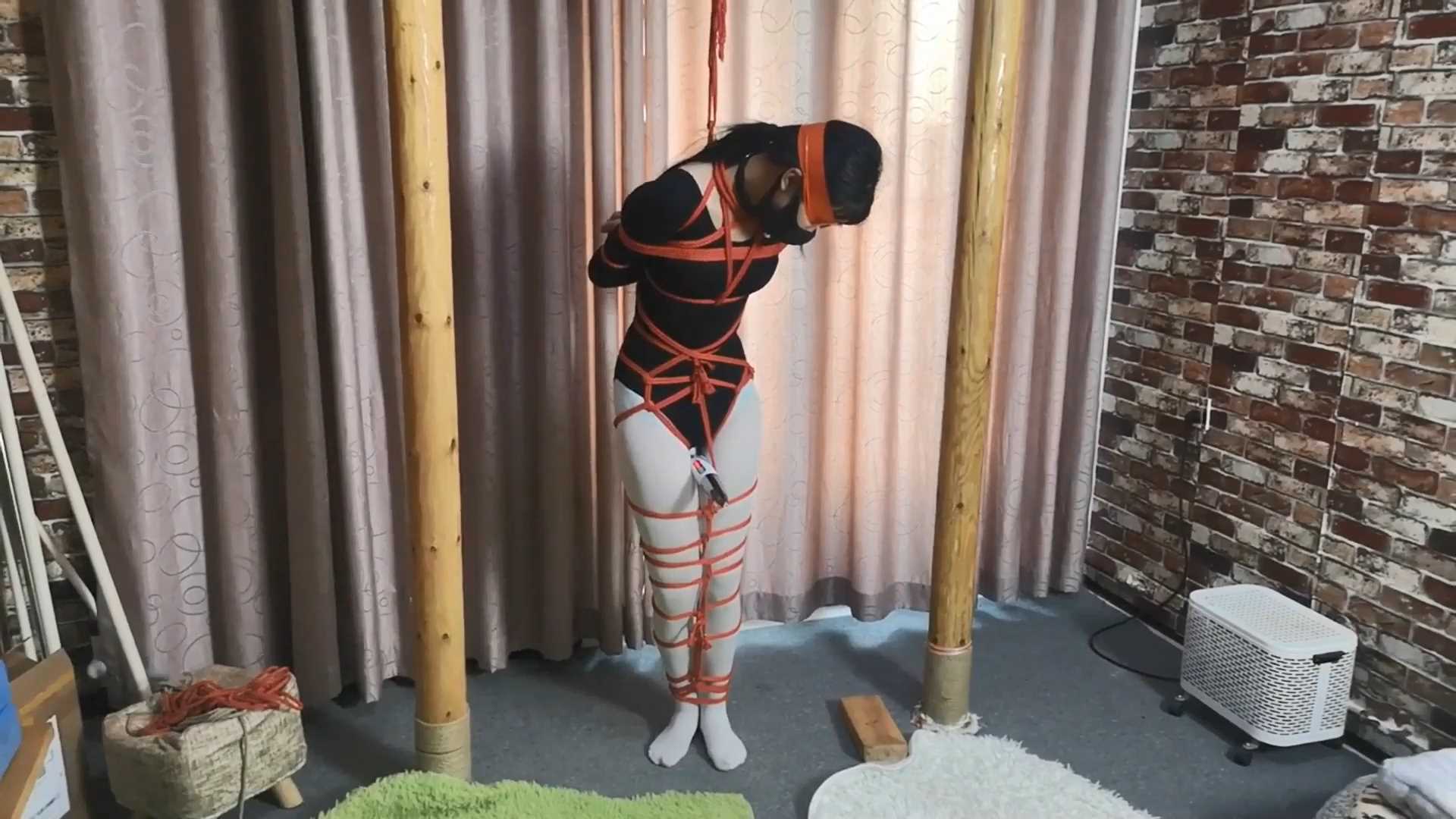 SXYC374 长腿杨蕊 黑色体操服 红绳放置.mp4_snapshot_28.40_[2025.03.01_19.16.26].jpg