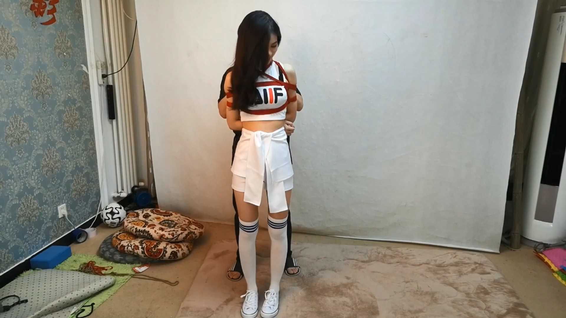 SXYC003 江奈 白袜单腿吊绑.mp4_snapshot_09.20_[2025.03.01_17.50.30].jpg