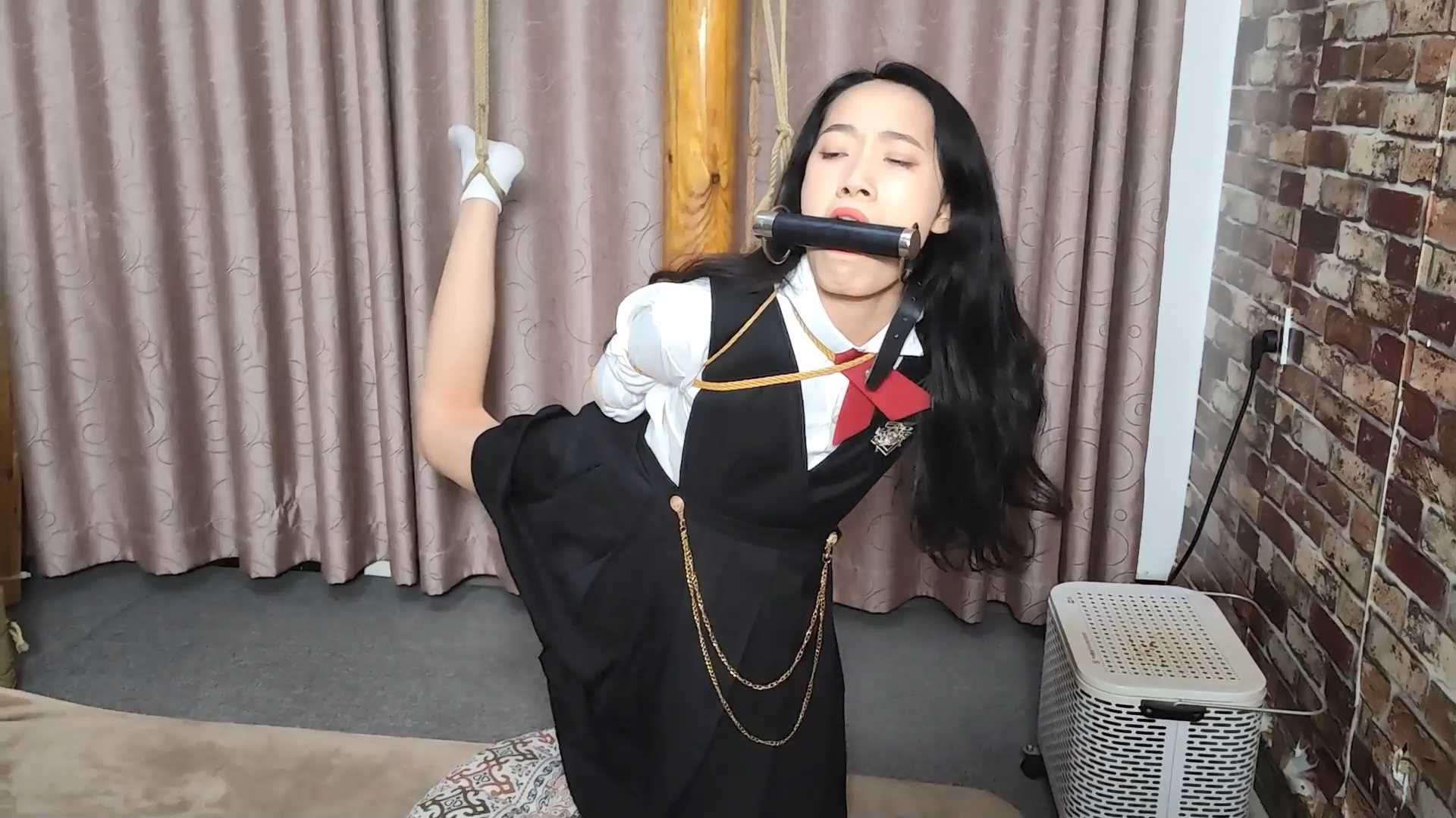 SXYC017 雅熙 学院风 单腿吊.mp4_snapshot_19.50_[2025.03.01_17.52.44].jpg