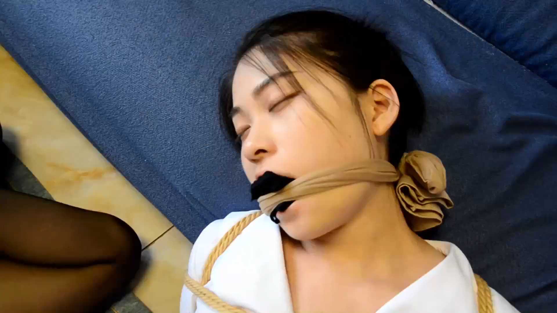 DYK211 丝袜师生劫02.mp4_snapshot_01.07_[2025.02.17_13.07.32].jpg