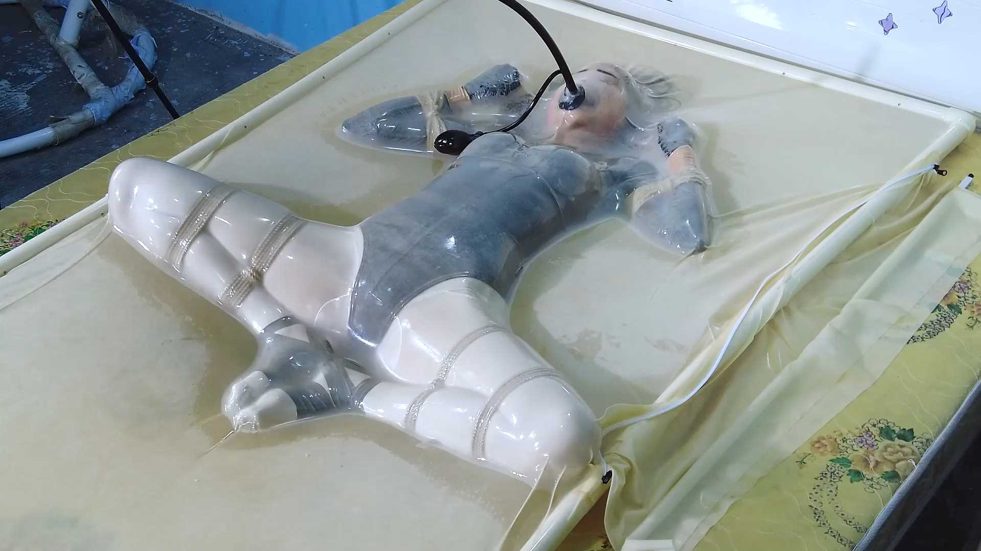 YS236 首尝透明乳胶真空床.mp4_snapshot_00.32.40_[2025.02.27_15.43.15].jpg