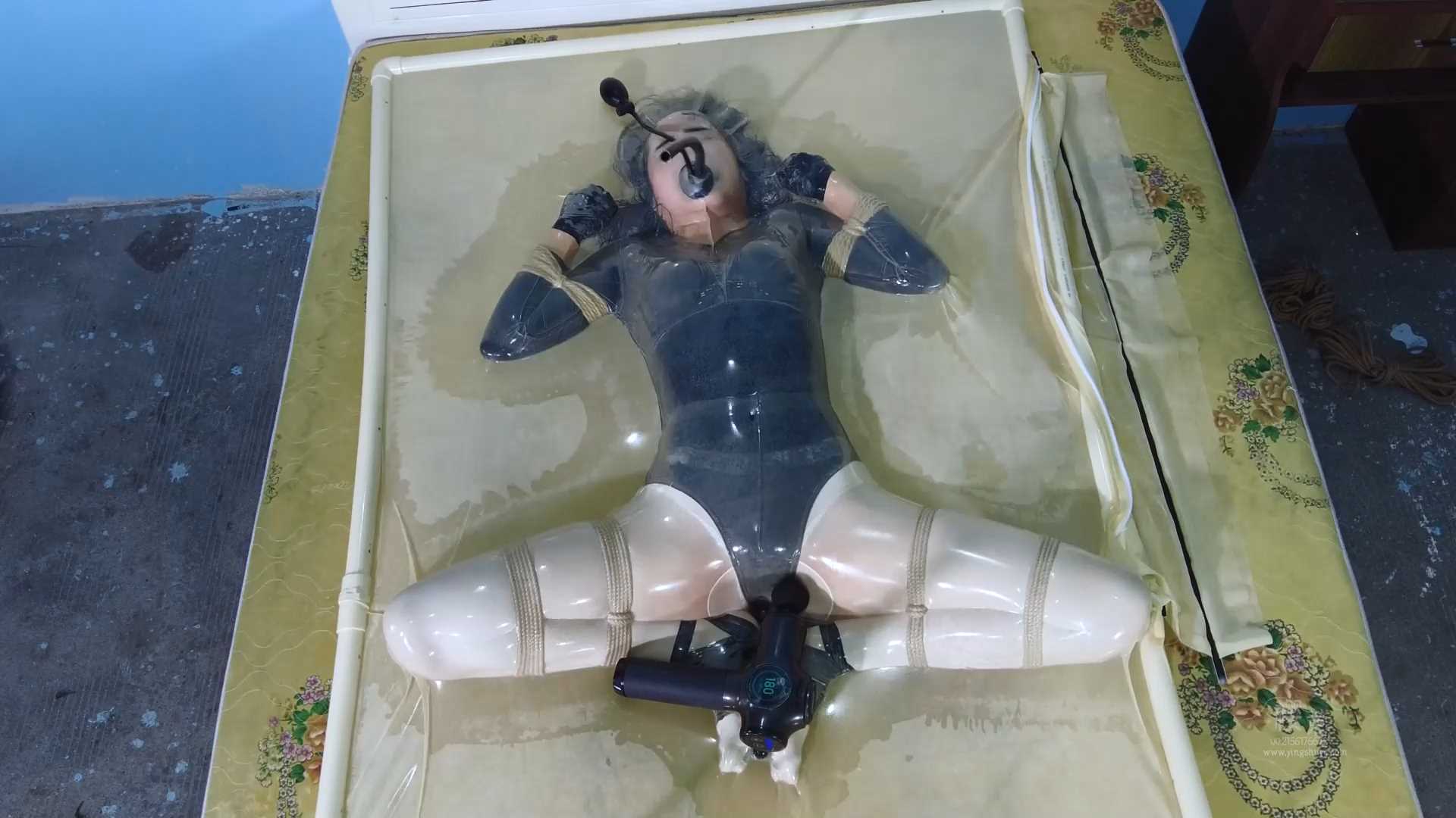 YS236 首尝透明乳胶真空床.mp4_snapshot_01.09.22_[2025.02.27_15.43.18].jpg