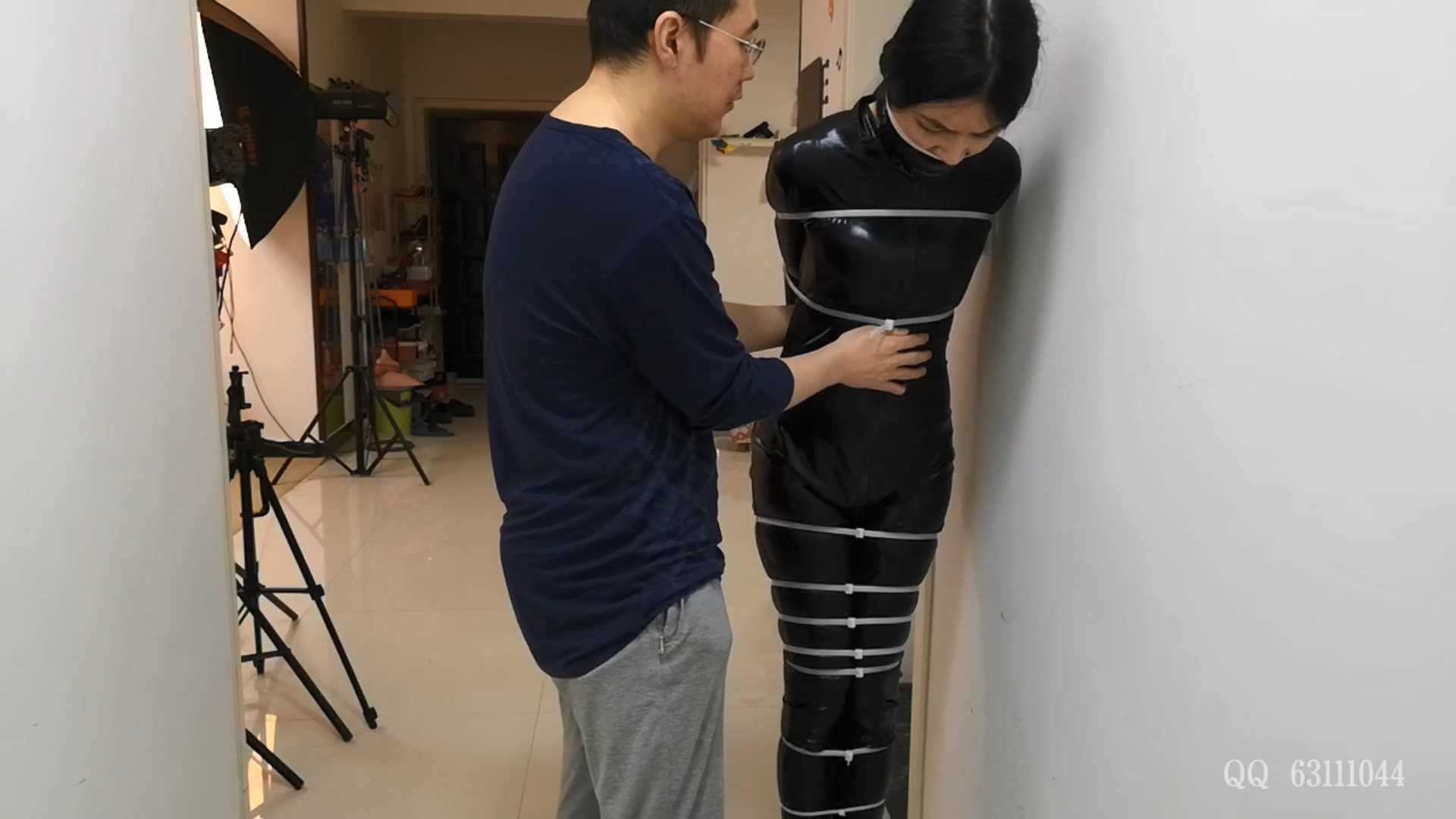 SXYC083 孟瑶 搜查官.mp4_snapshot_32.10_[2025.03.01_18.03.50].jpg