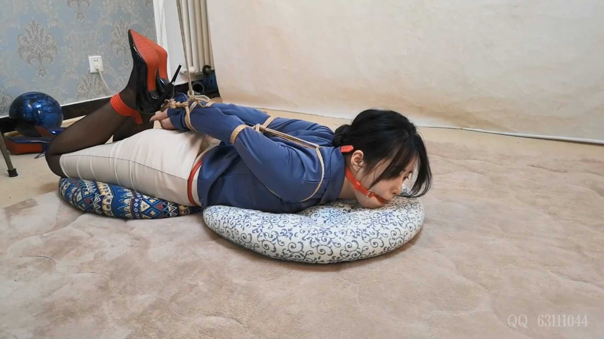 SXYC090 夏云职业装被绑.mp4_snapshot_17.10_[2025.03.01_18.04.55].jpg