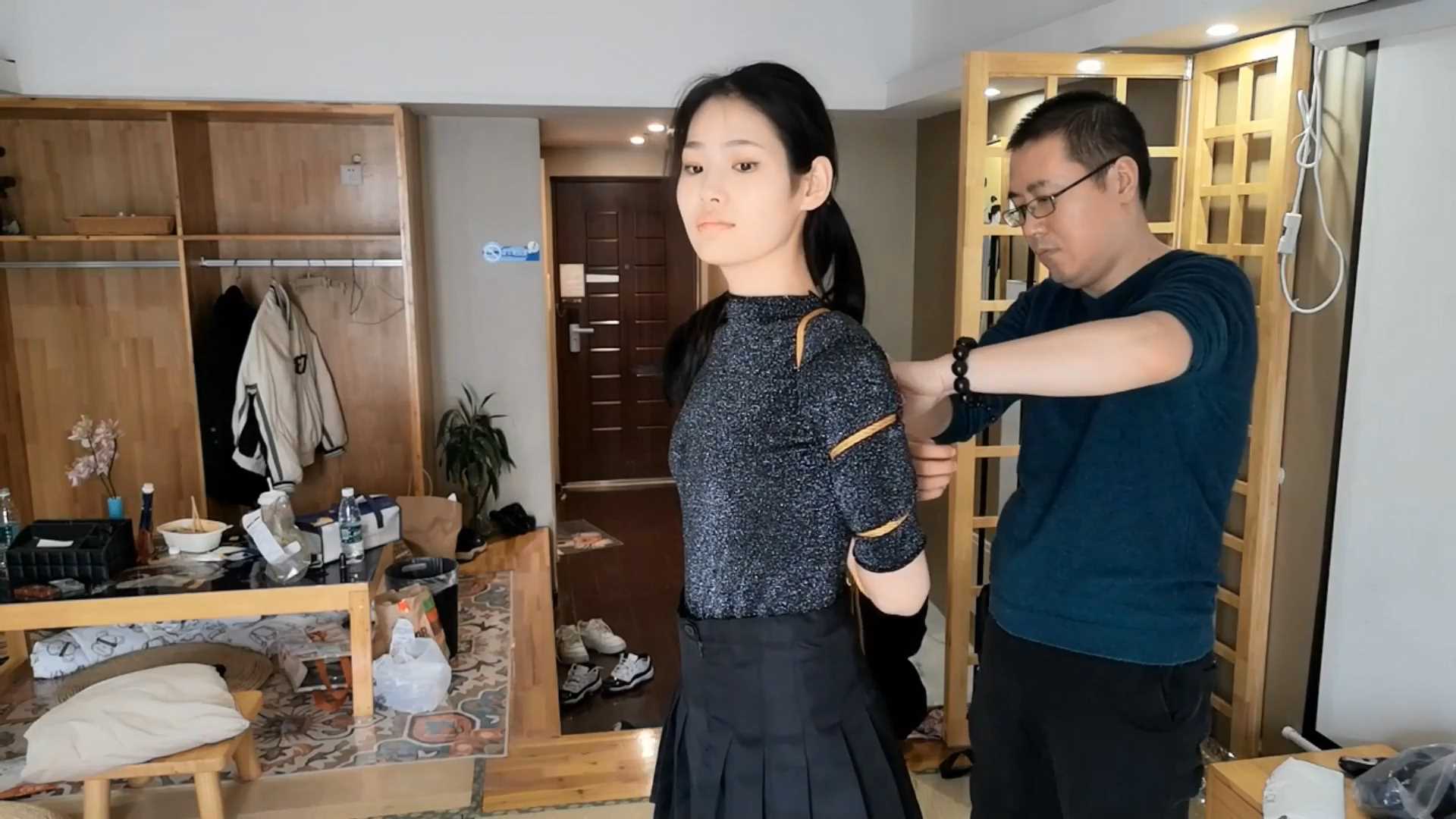 SXYC181 清纯的林夕 黑裙五花紧缚 放置.mp4_snapshot_04.40_[2025.03.01_18.27.14].jpg