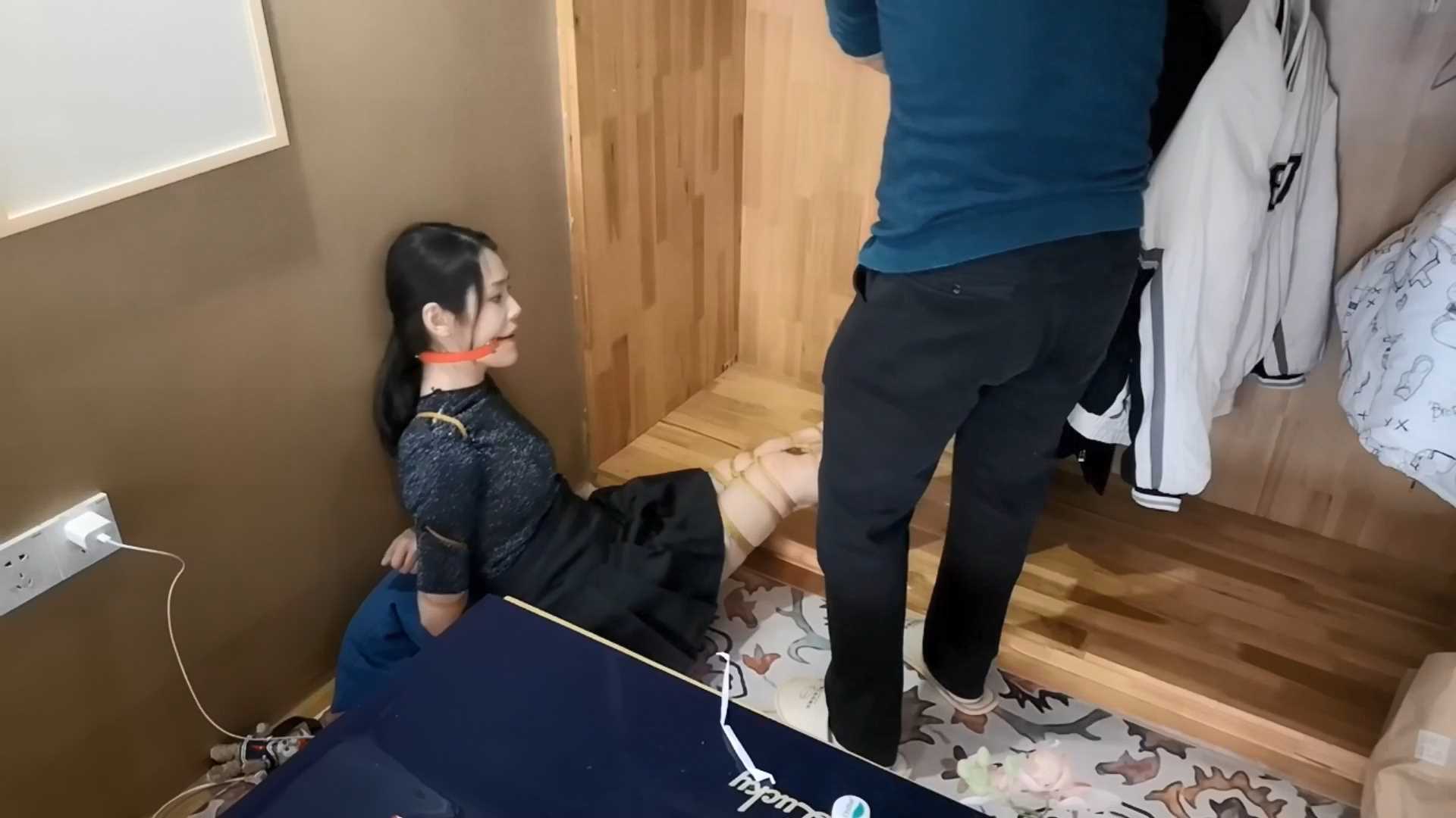 SXYC181 清纯的林夕 黑裙五花紧缚 放置.mp4_snapshot_28.10_[2025.03.01_18.27.18].jpg