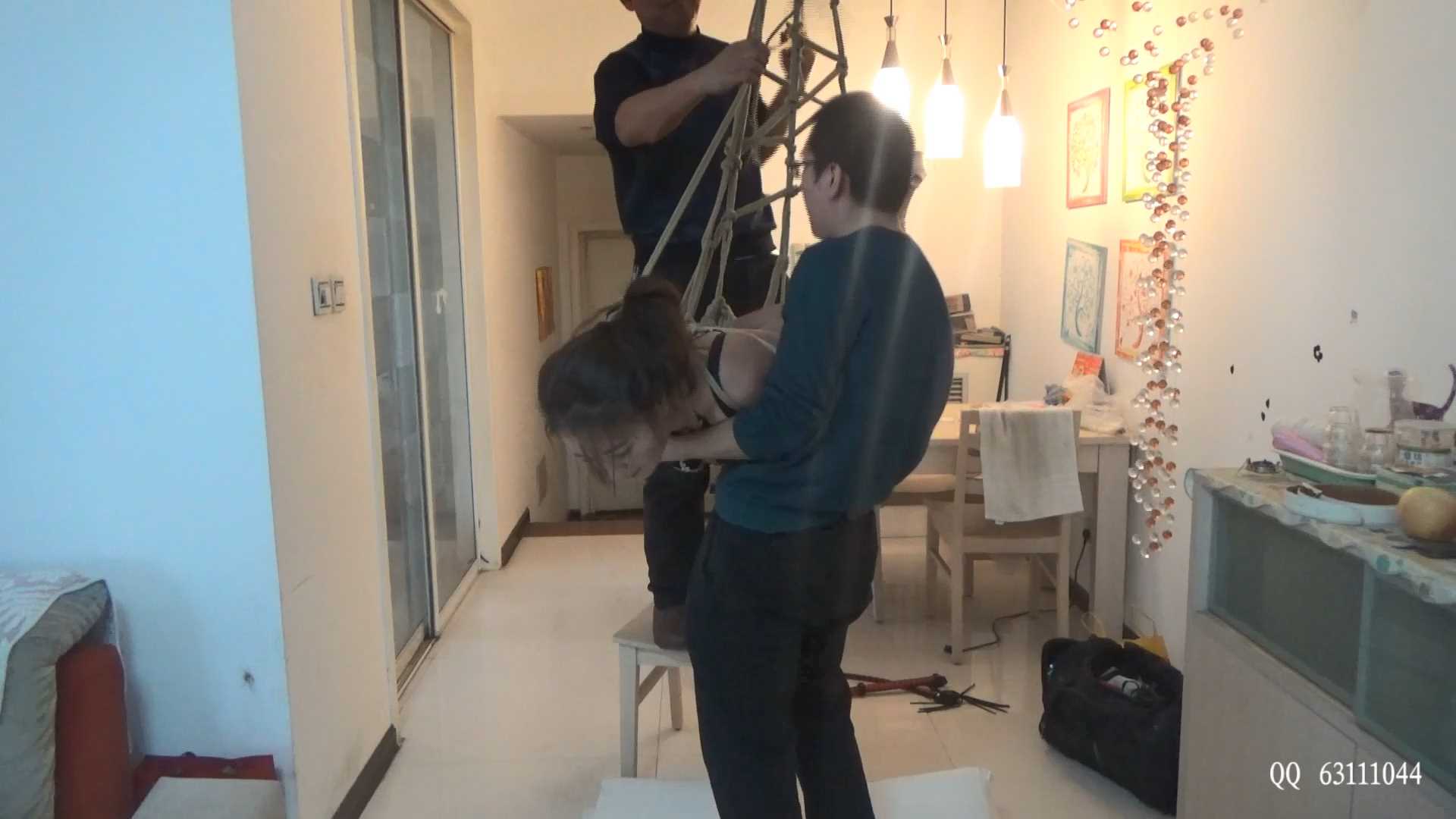 SXYC542 绳奴尝试吊绑 日式驷马悬吊 头朝下倒吊体验 忍耐到极限.mp4_snapshot_08.03_[.jpg