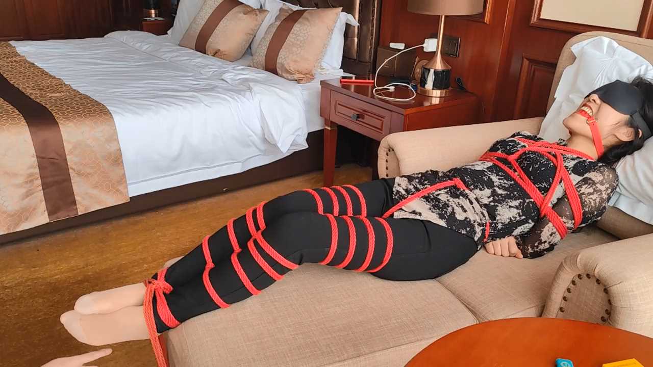 SXYC566 素素牛仔裤红绳 超级敏感的少妇挠痒.mp4_snapshot_14.40_[2025.02.27_19.23.06].jpg