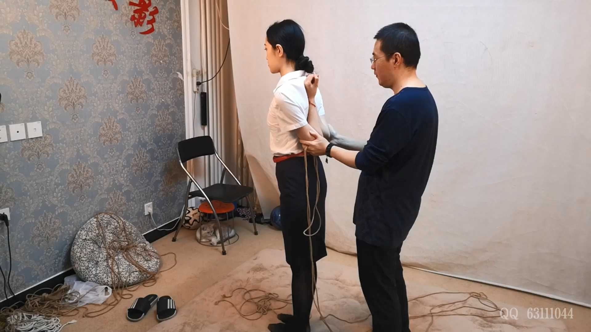 SXYC567 雅熙 黑丝白衬 直臂鞭打 极限并肘驷马吊.mp4_snapshot_23.40_[2025.02.27_19.23.15].jpg
