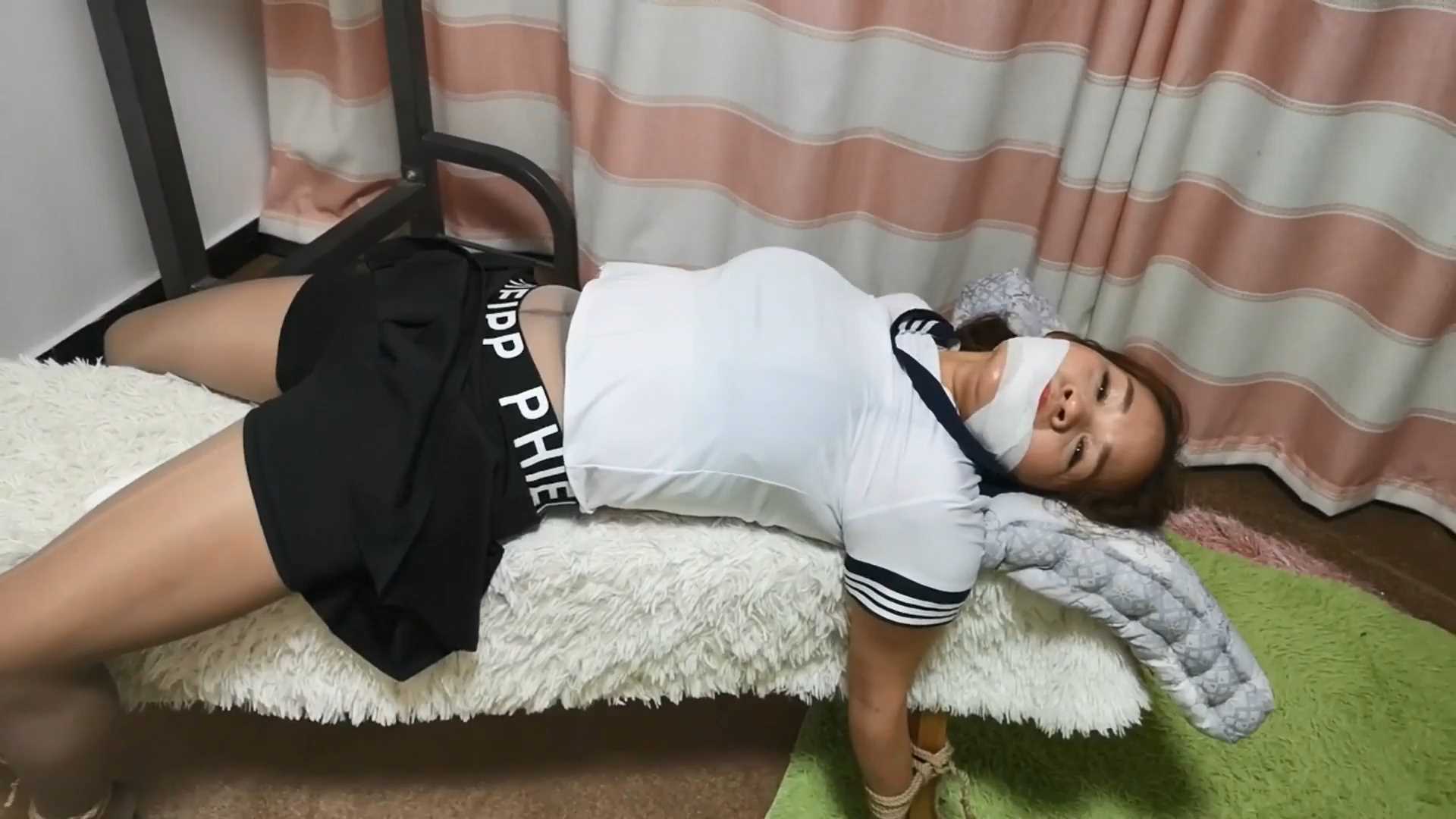 SXYC587 玲儿长条凳子上的折磨.mp4_snapshot_14.40_[2025.02.27_19.27.12].jpg