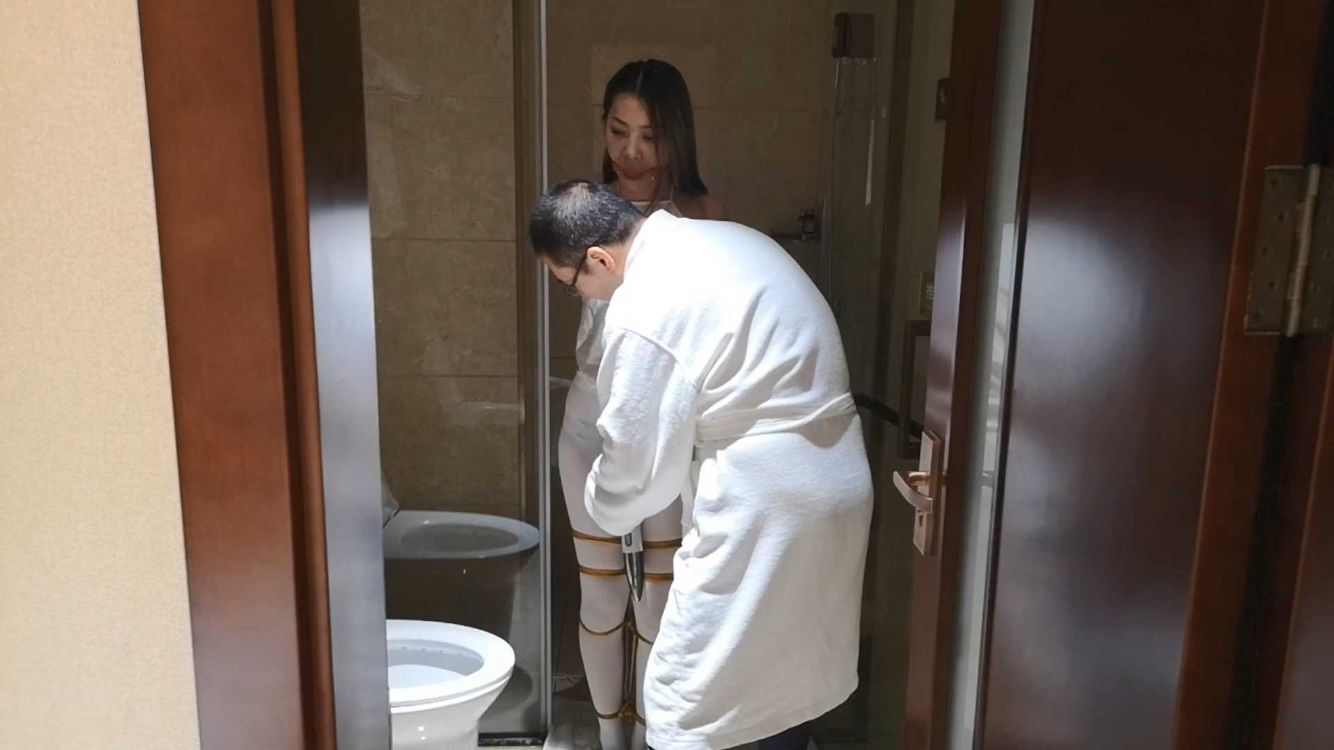 SXYC608 诺米 被绑架的迷人少妇 肚兜 直臂 口球 震动 口水.mp4_snapshot_14.50_[2025..jpg